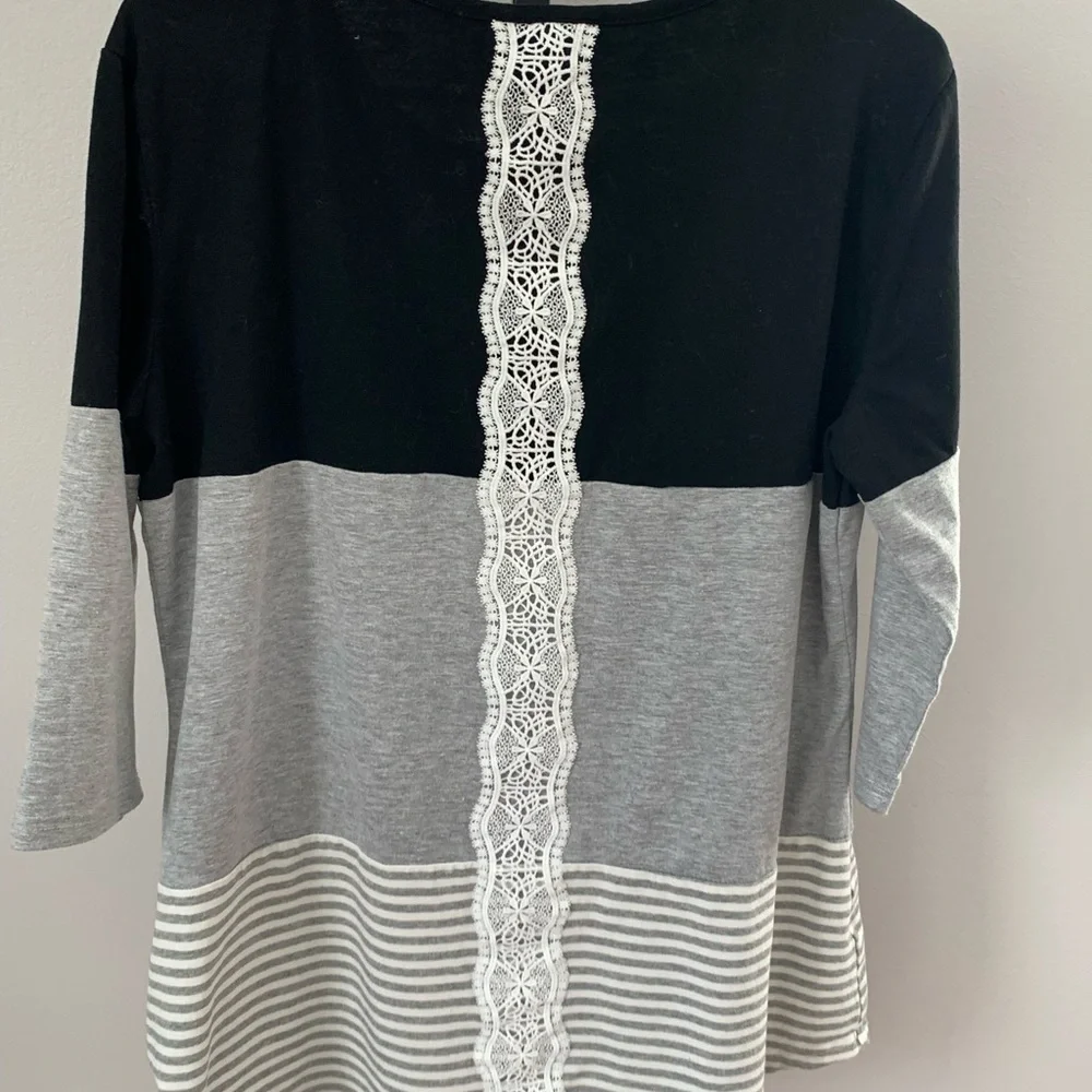 Hount Colorblock Tee - Picture 7 of 15